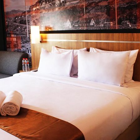 Bliss Soetta Hotel Semarang Kültér fotó